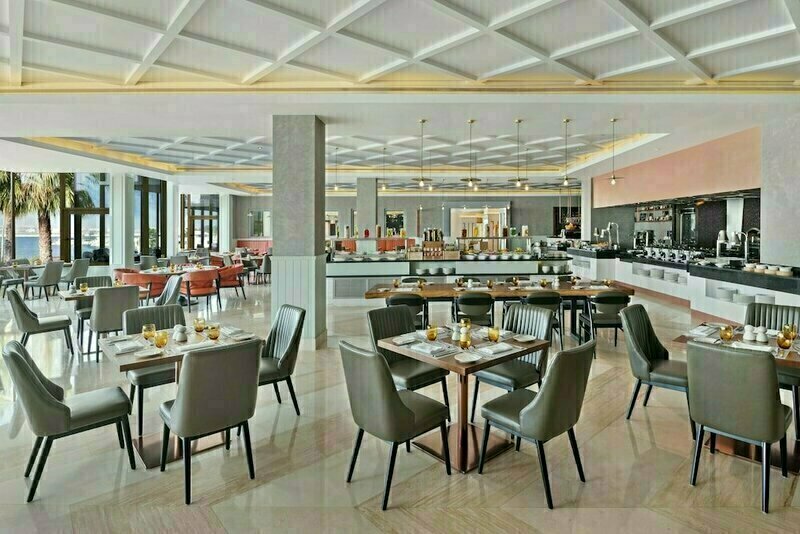 JA Lake View Hotel, Dubai