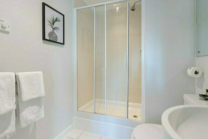 City Centre Apartment With Secure Parking