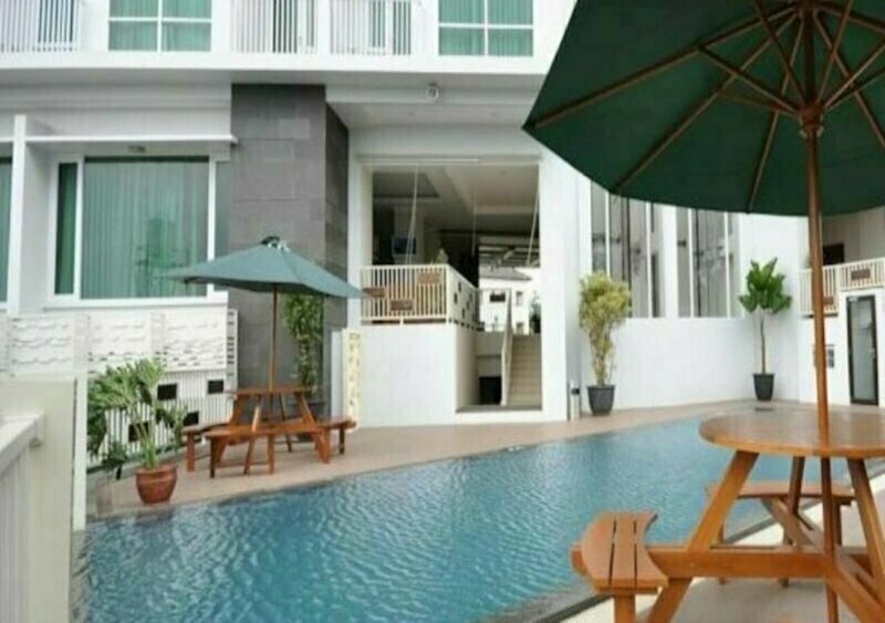 Point C Hotel