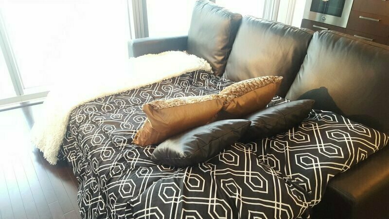 Lavish Suites - Luxury Condo - Downtown