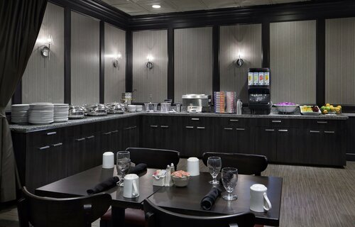 Holiday Inn Boston - Cambridge Area by IHG, Забронировать Отель Отели Сомервилл с парковкой, рядом с LEGOLAND® Discovery Center, Парковка