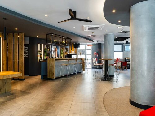 Ibis Barcelona Castelldefels, Забронировать Отель Кастельдефельс Baix Llobregat, рядом с Британская школа Барселоны