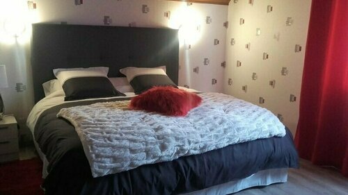 Chambre du Jardin Fleuri, Book Bed and Breakfast Hoteller i Upper Normandy med parkering, Parkering
