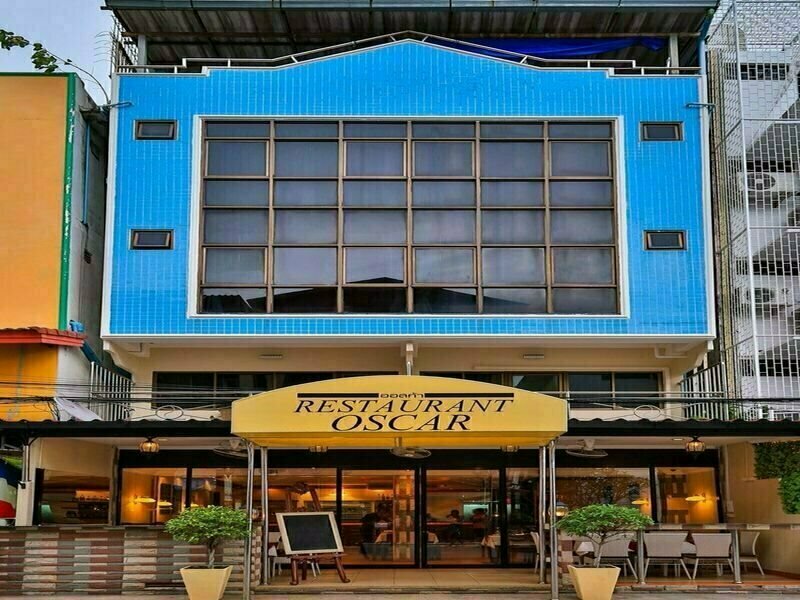 Avenue Beach Hotel