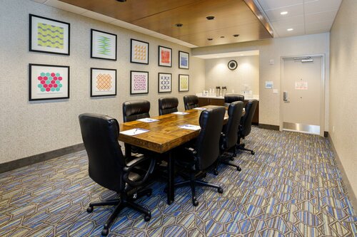 Holiday Inn Express & Suites - Sturbridge by IHG, Забронировать Отель Стербридж Массачусетс