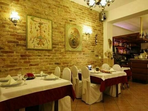 Aurora Rooms, Varaa Hotelli Pula Pula Riviera