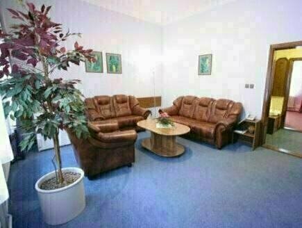 Hotel Alessandria, Đặt Khách sạn Khách sạn ở Kosice có chỗ đỗ xe, Bãi đậu xe