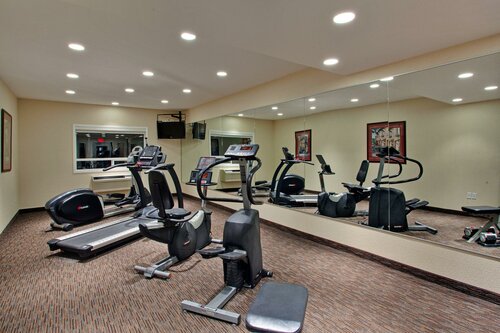 Holiday Inn Express Hotel & Suites Calgary S-Macleod Trail S, Prenota Hotel Calgary Calgary Region