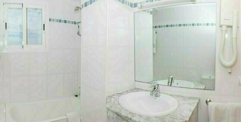 Apartamentos Mar y Playa 2