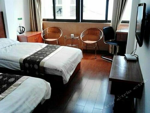 Longzhichuan Hotel, Book Hotel Hoteller i Xuancheng med parkering, Parkering