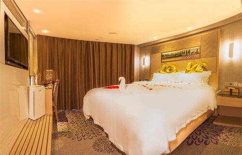 Lavande Hotel Qingdao Wusi Plaza Branch, Забронировать Отель Отели Циндао 3 звезды, рядом с Университет Циндао, 3*