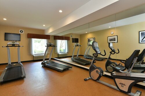 Holiday Inn Express Hotel & Suites Petersburg/Dinwiddie, an IHG Hotel, Prenota Hotel Petersburg Virginia