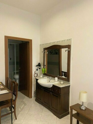 B&B Napoli Plebiscito, Забронировать Отель «постель и завтрак» Пьяцца-дель-Плебишито Неаполь, рядом с Bourbon Tunnel