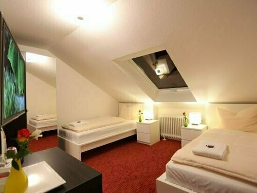 Mille Stelle Hotel, Забронировать Отель Эггенштайн-Леопольдсхафен Баден-Вюртемберг
