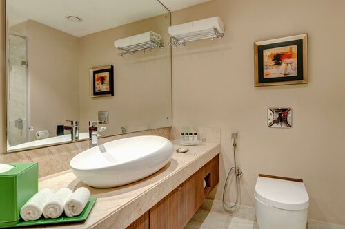Holiday Inn, Reserva ahora Hotel Hoteles en Bengala Occidental con aparcamiento, Aparcamiento