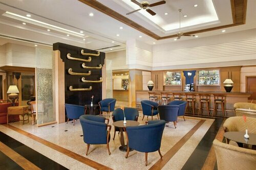 The Fern Kochi, Series by Marriott, Забронировать Отель Отели штата Кералы с бассейном, Бассейн