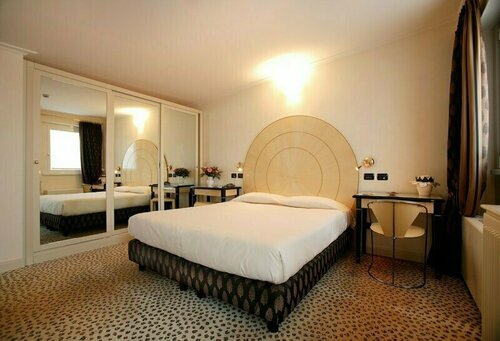 Gregoriana Suite, Забронировать Апартаменты/квартира Спанья Рим, рядом с Репубблика — Театро-делль-Опера