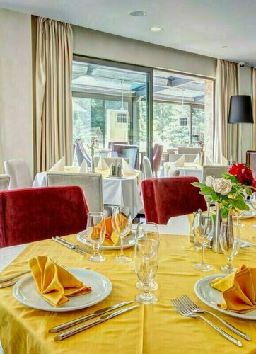 Hotel MIR, Забронировать Отель Отели Центральной Сербии с парковкой, Парковка