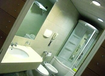 Il Leon dOro Hotel, Забронировать Отель Отели Бари с завтраком, рядом с Малый театр, Завтраки