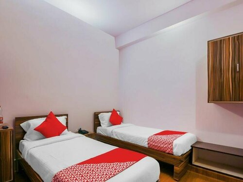 Hz Inn, Забронировать Отель Хайдарабад Hyderabad Region, рядом с Laad Bazaar