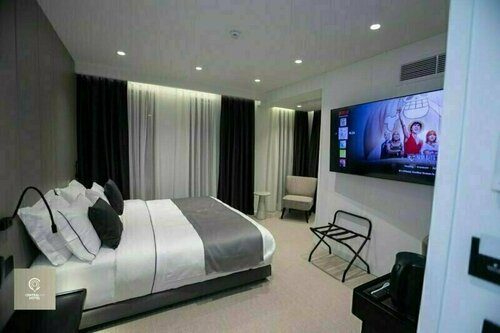 Hotel Central Inn Tirana, Забронировать Отель Отели в центре Тираны с завтраком, отели в центре Тираны с завтраком