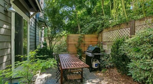 Seattle Vacation Home: Berlin Wall, Забронировать Дом для отпуска Сиэтл штат Вашингтон