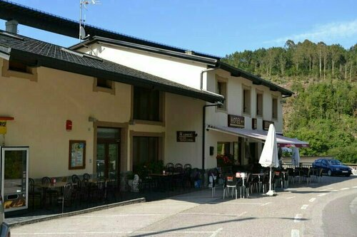 Hotel - Restaurant - Albergue Playa de Cueva, Book Hotel Hoteller i Asturias med parkering, Parkering