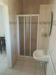Homestead Lake Cottage Bed & Breakfast, Book Hotel Benoni Gauteng