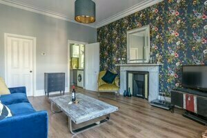 Brighton Flat Near the Beach