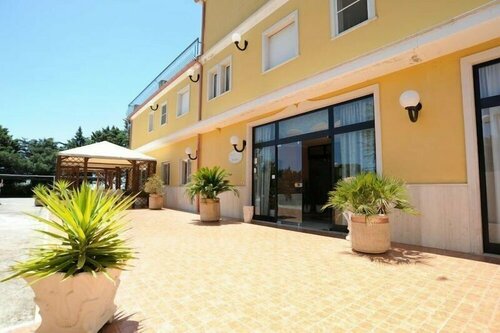 Hotel Garden, Забронировать Отель Отели Сан-Джованни-Ротондо с парковкой, Парковка