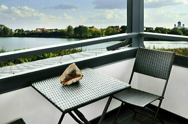 Villa Lake
