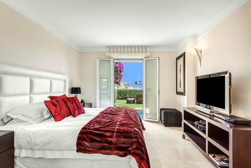 YOLO Spaces – Sotogrande Marina  Boutique Apartment, Book Boutique Hotel San Roque Costa de la Luz