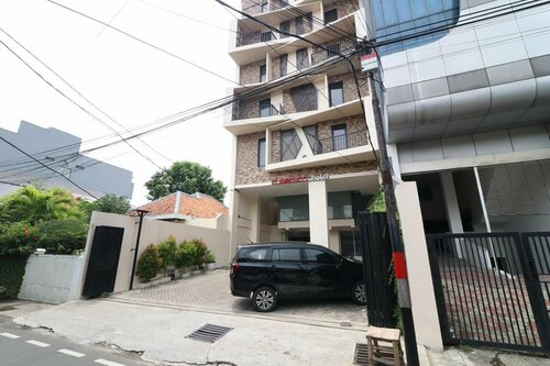 RedDoorz Plus @ Cideng Barat, Book Hotel Hoteller i Jakarta med parkering, Parkering