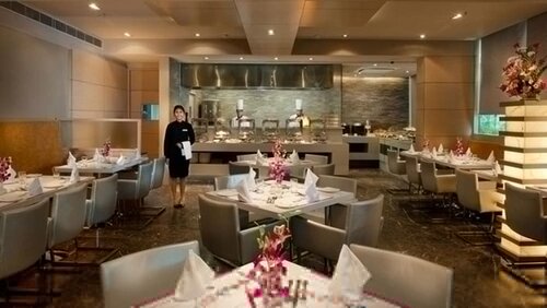 Royal Orchid Central Vadodara, Забронировать Отель Бизнес-отели штата Гуджарата, 4* 5*