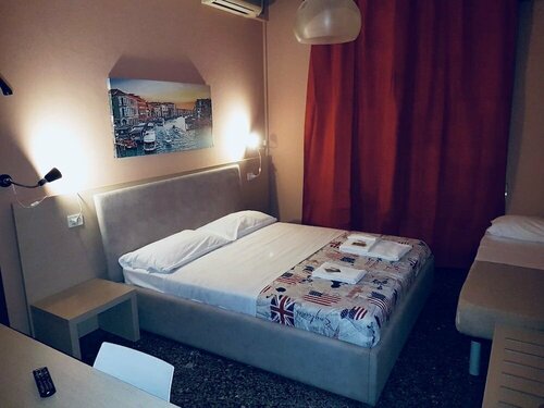 Hotel Colombo, Забронировать Отель Отели Маргера с парковкой, Парковка