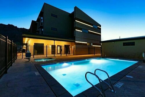 Scenic View Inn & Suites Moab, Забронировать Отель Отели Моав 3 звезды, рядом с Cataract Canyon, 3*