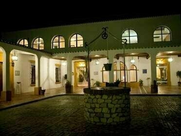 Hotel El Cortijo De Los Naranjos de San Juan, Забронировать Отель Отели провинции Севильи с парковкой, Парковка