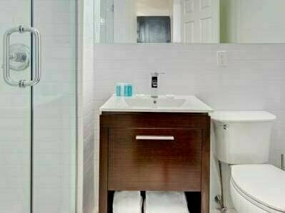 East Village Hotel, Забронировать Отель Нижний Ист-Сайд Нью-Йорк, рядом с Новый музей современного искусства