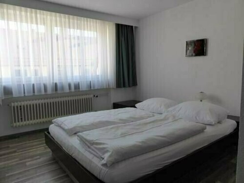 Hotel Ulmer Spatz, Забронировать Отель Ульм Баден-Вюртемберг, рядом с Центральный железнодорожный вокзал Ульма