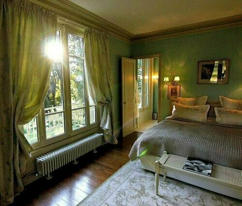 Château de la Chaix, Book Hotel Hoteller i Burgund med parkering, Parkering