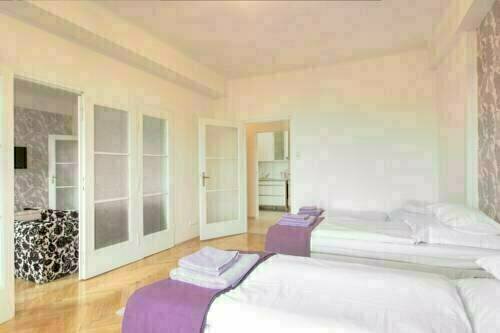 Oasis Apartments at Charles Square, Prenota Appartamento Praga Repubblica Ceca, vicino a Galleria Langhans