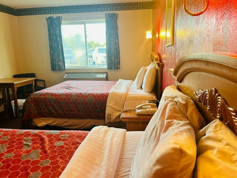 Villa Inn Motel Near Hwy 12 Wi Capital O