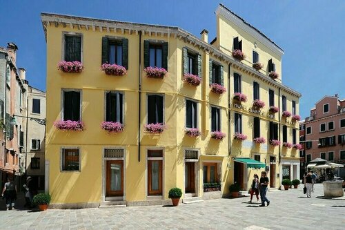 Santa Marina 5888 B Rio del piombo, Забронировать Отель Бизнес-отели Венеции, рядом с Вокзал Accademia, 4* 5*