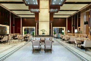 Howard Johnson by Wyndham Tropical Garden Plaza Kunming, Забронировать Отель Куньмин Юньнань, рядом с Chunrong Street Station