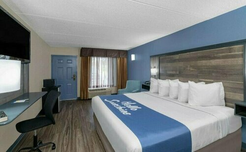 Days Inn by Wyndham Knoxville North, Забронировать Мини-отель Отели Теннесси с парковкой, Парковка
