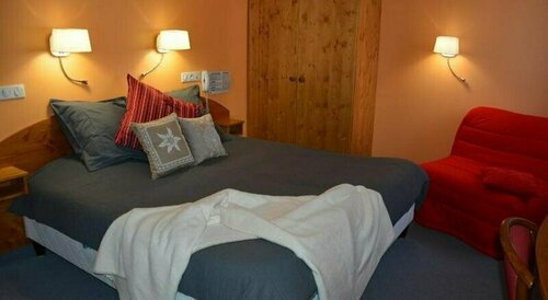 Logis Le Ceans, Book Hotel Hoteller i Rhône-Alps med parkering, Parkering