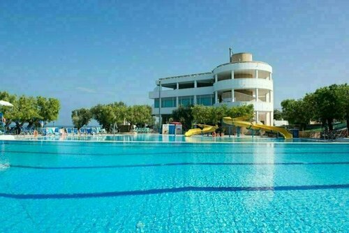 Corvino Resort, Rezervați Hotel Hoteluri în Bari Province cu parcare, Parcare