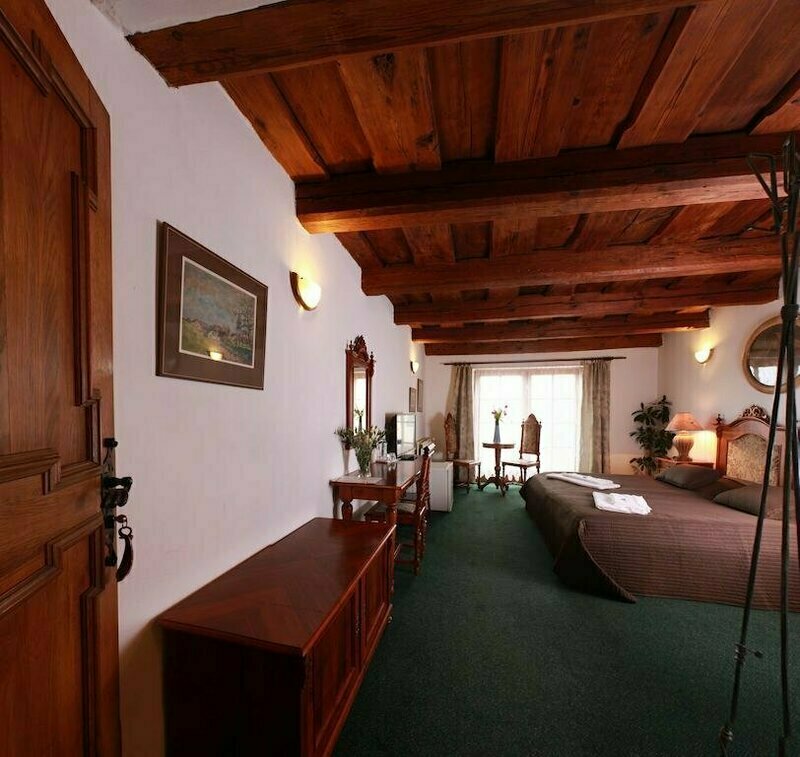 Hotel Golden Rooster