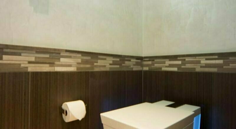 Royal Blues Hotel & Chanson Restaurant