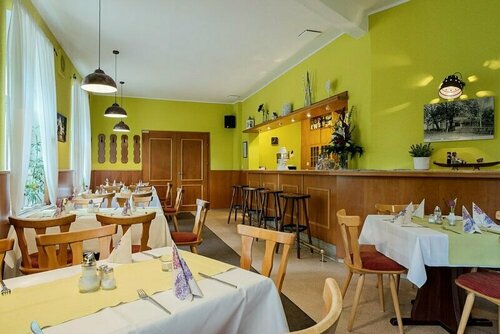Hotel & Restaurant Lindengarten, Buchen Sie Hotel Hotels in Brandenburg mit Parkplatz, Parkplätze